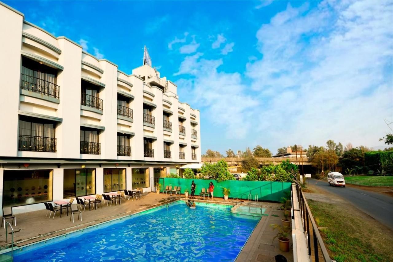 Hotel Aristro Lonavala Ngoại thất bức ảnh