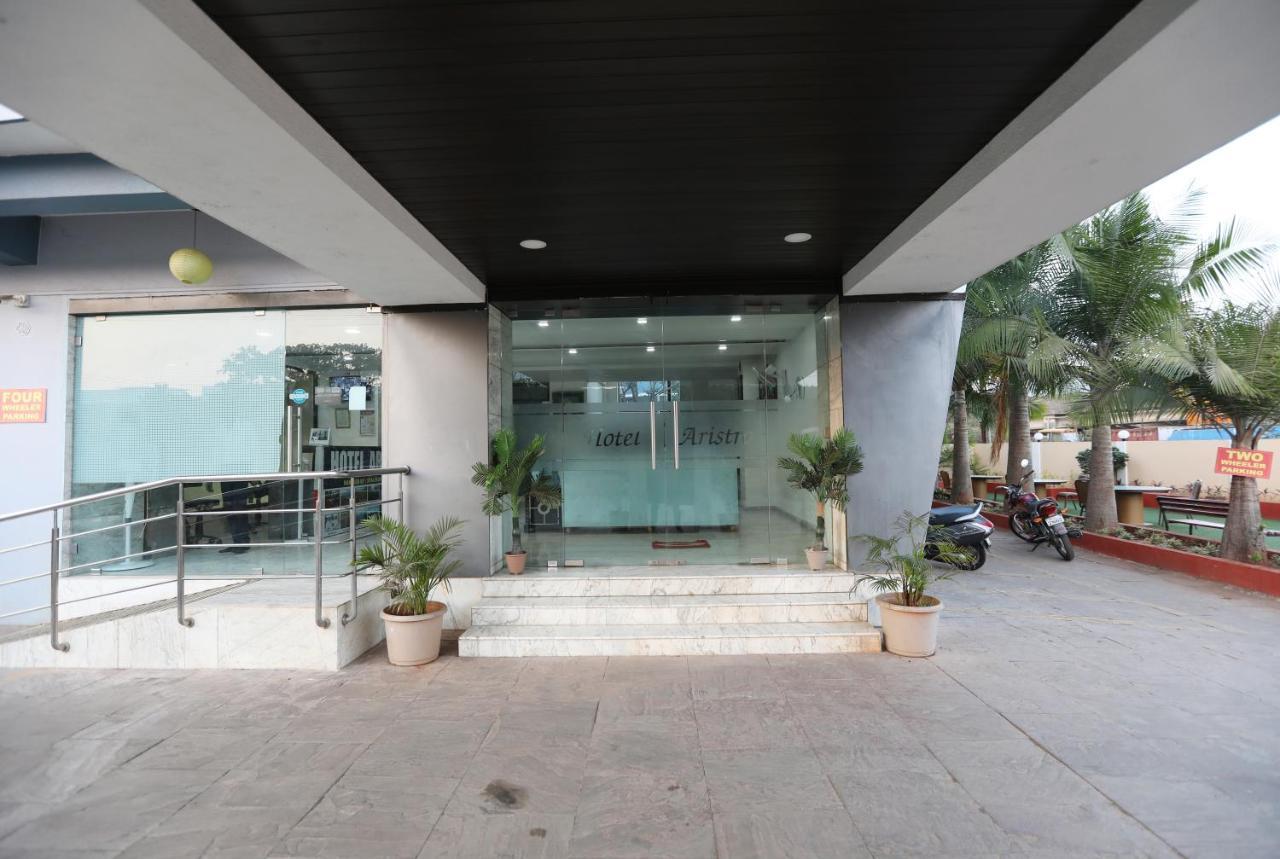Hotel Aristro Lonavala Ngoại thất bức ảnh