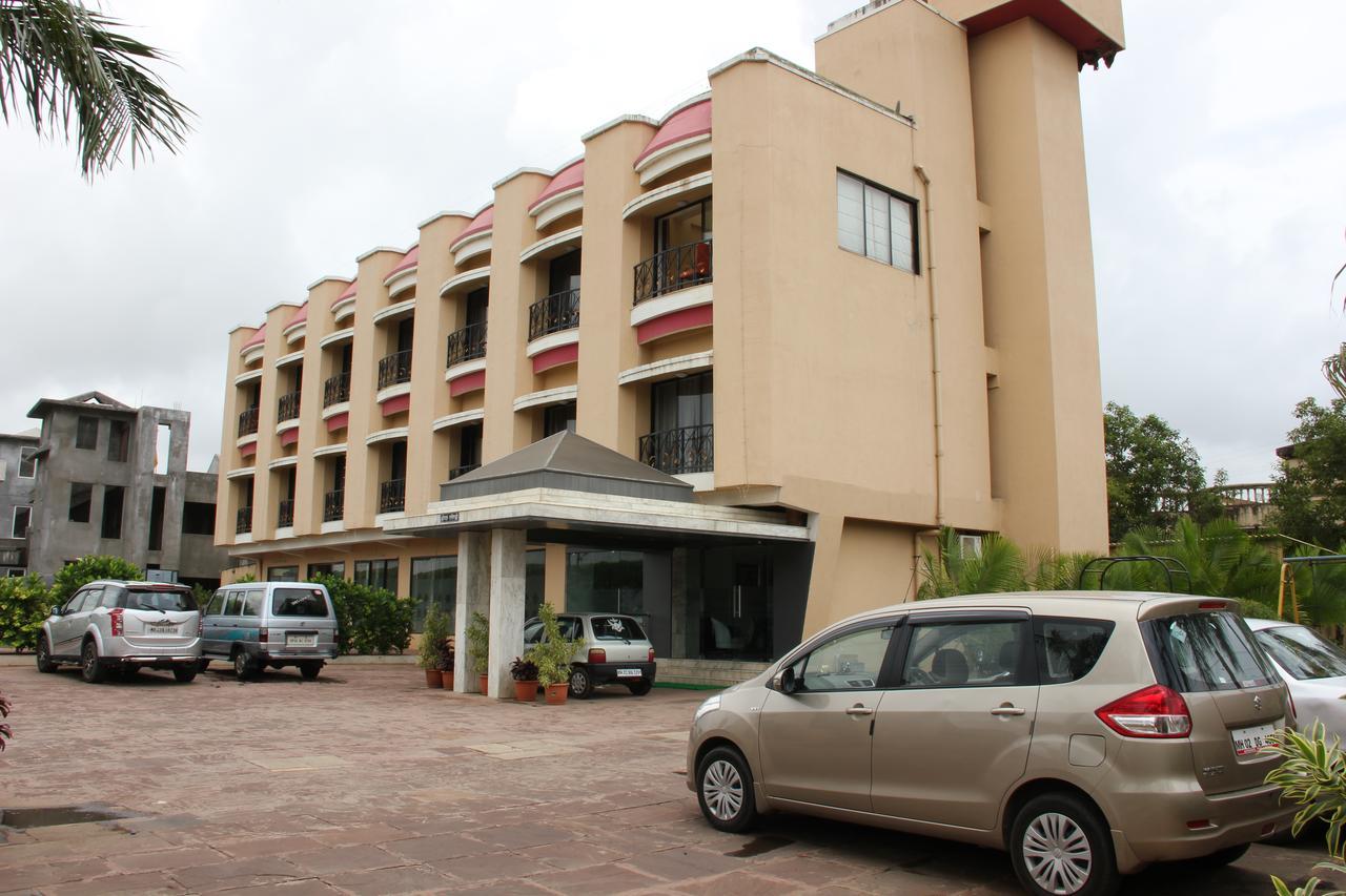 Hotel Aristro Lonavala Ngoại thất bức ảnh