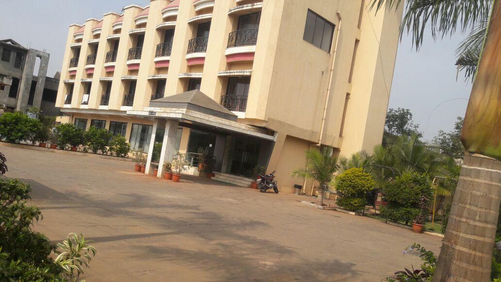 Hotel Aristro Lonavala Ngoại thất bức ảnh