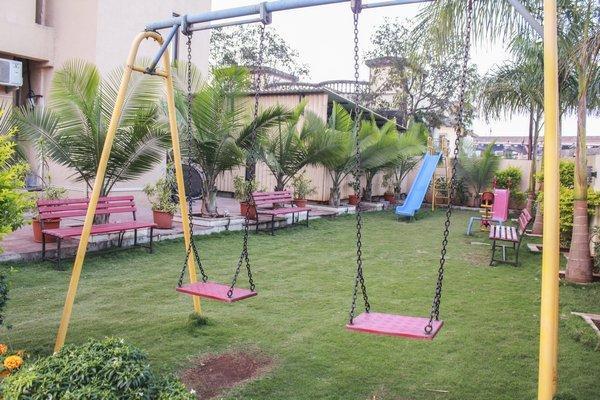 Hotel Aristro Lonavala Ngoại thất bức ảnh