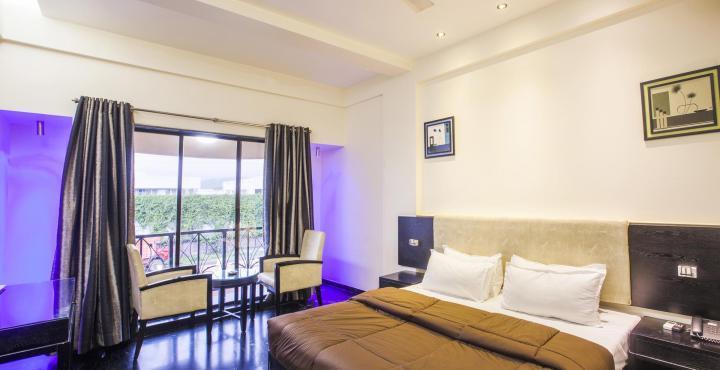 Hotel Aristro Lonavala Ngoại thất bức ảnh
